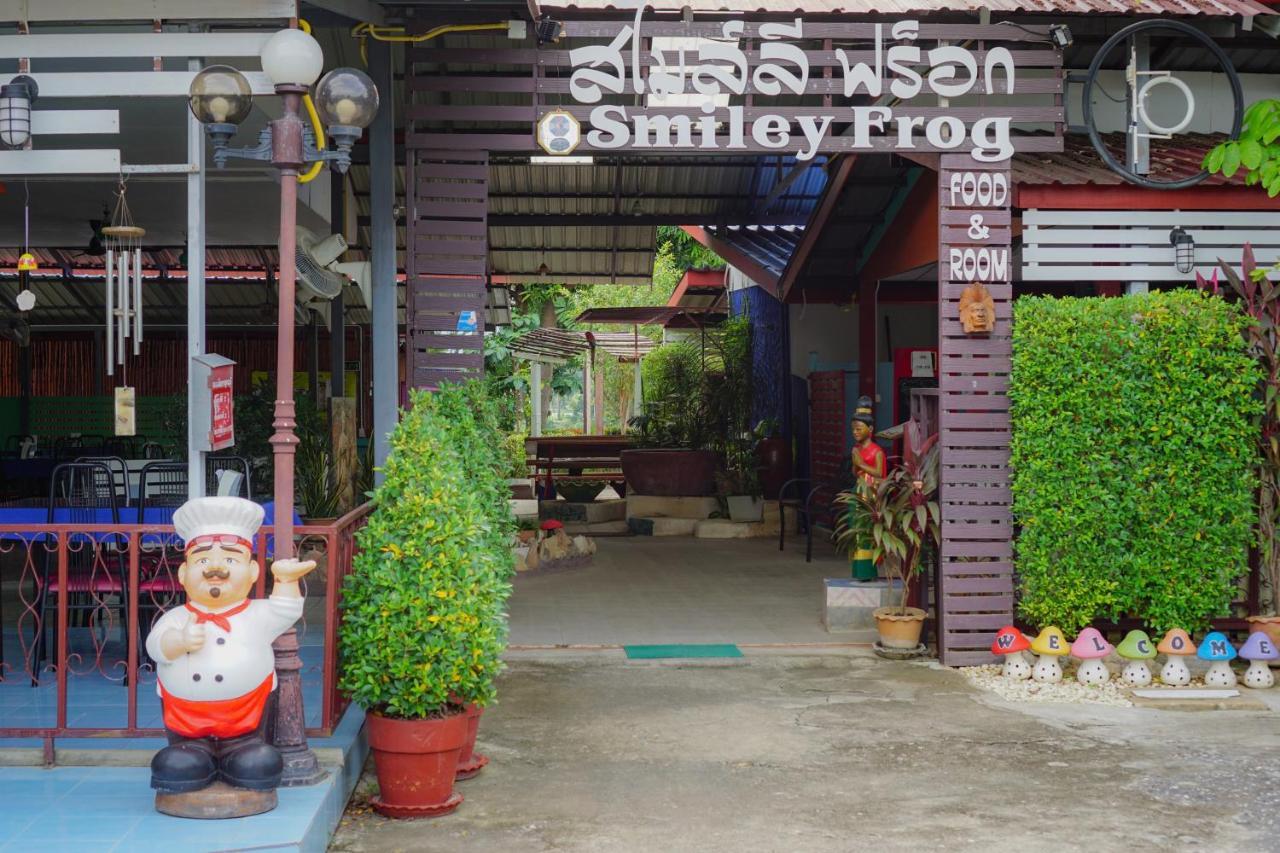 Appartamento Smiley Frog Kanchanaburi Esterno foto