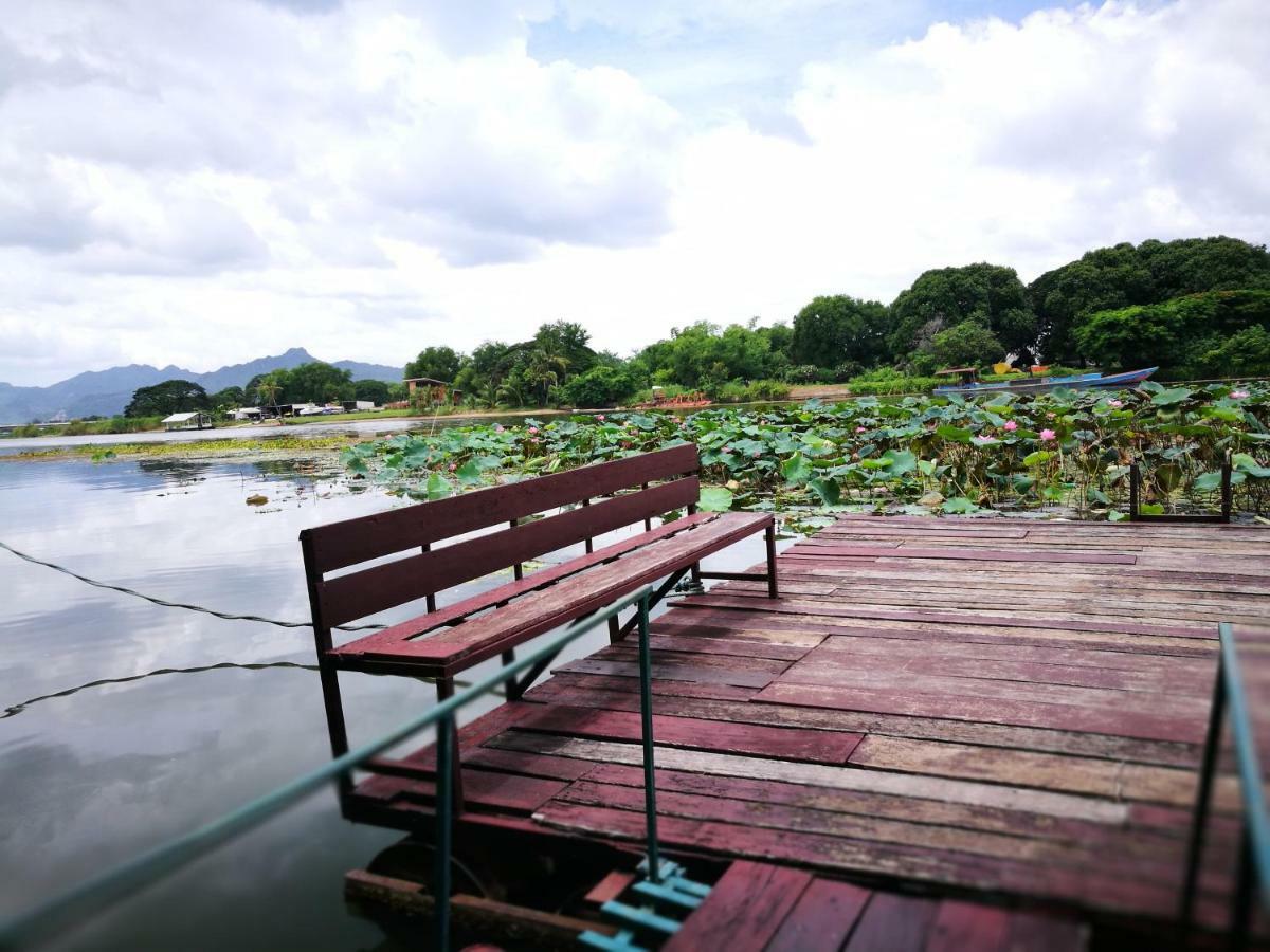 Appartamento Smiley Frog Kanchanaburi Esterno foto