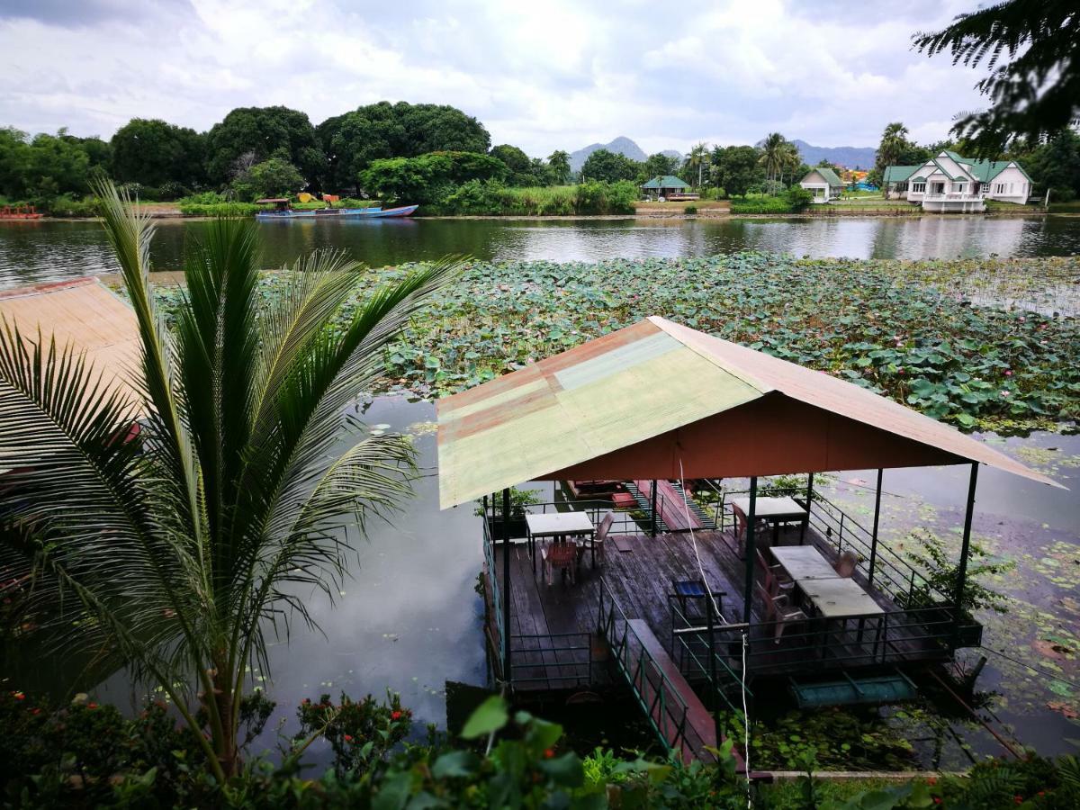Appartamento Smiley Frog Kanchanaburi Esterno foto